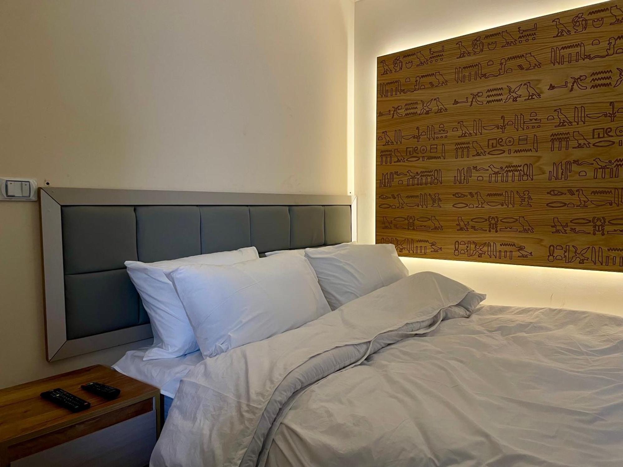 Pyramuse Inn Nazlet el Simman Luaran gambar