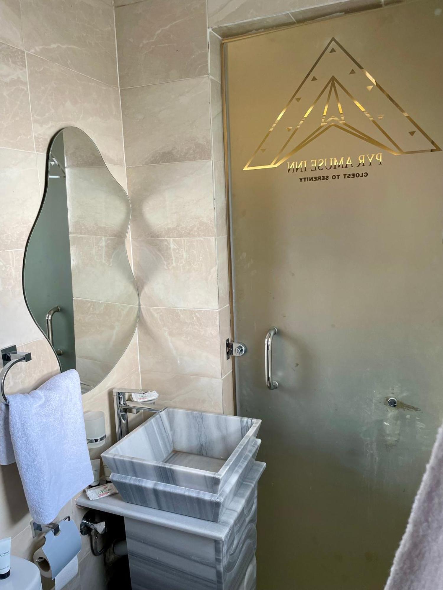 Pyramuse Inn Nazlet el Simman Luaran gambar