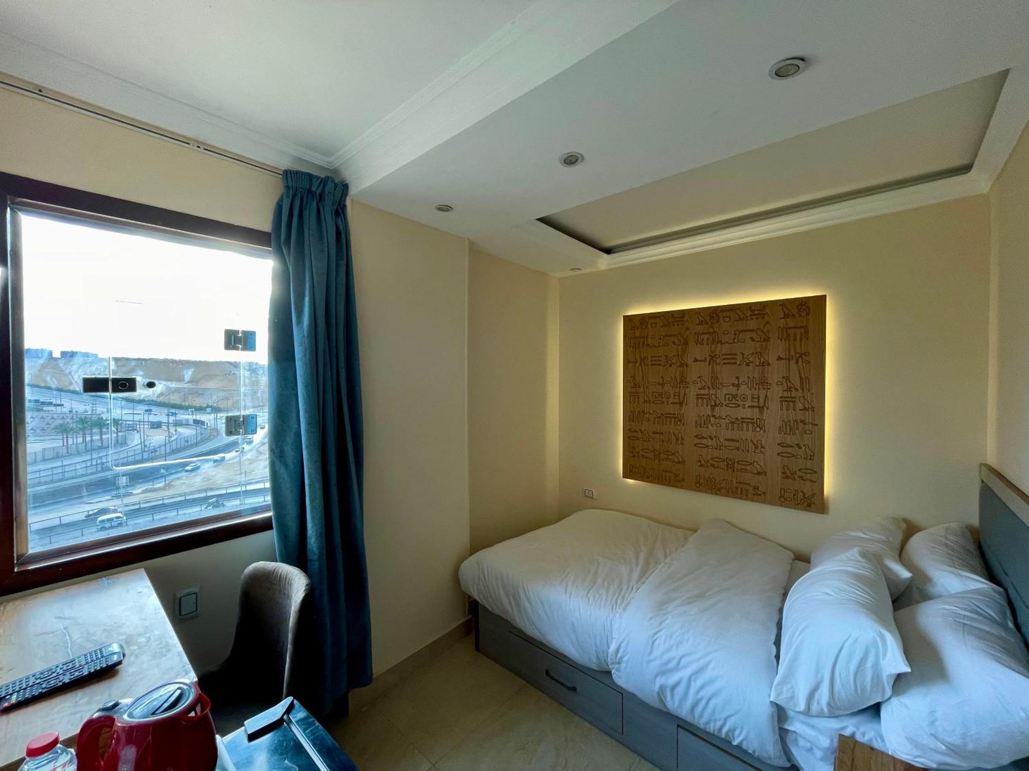 Pyramuse Inn Nazlet el Simman Luaran gambar